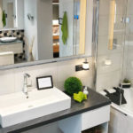 Ausstellung_Appelhoff_Lotionspender_beleuchtet_1