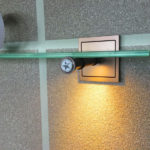 Regal_Hello_beleuchtet_Detail