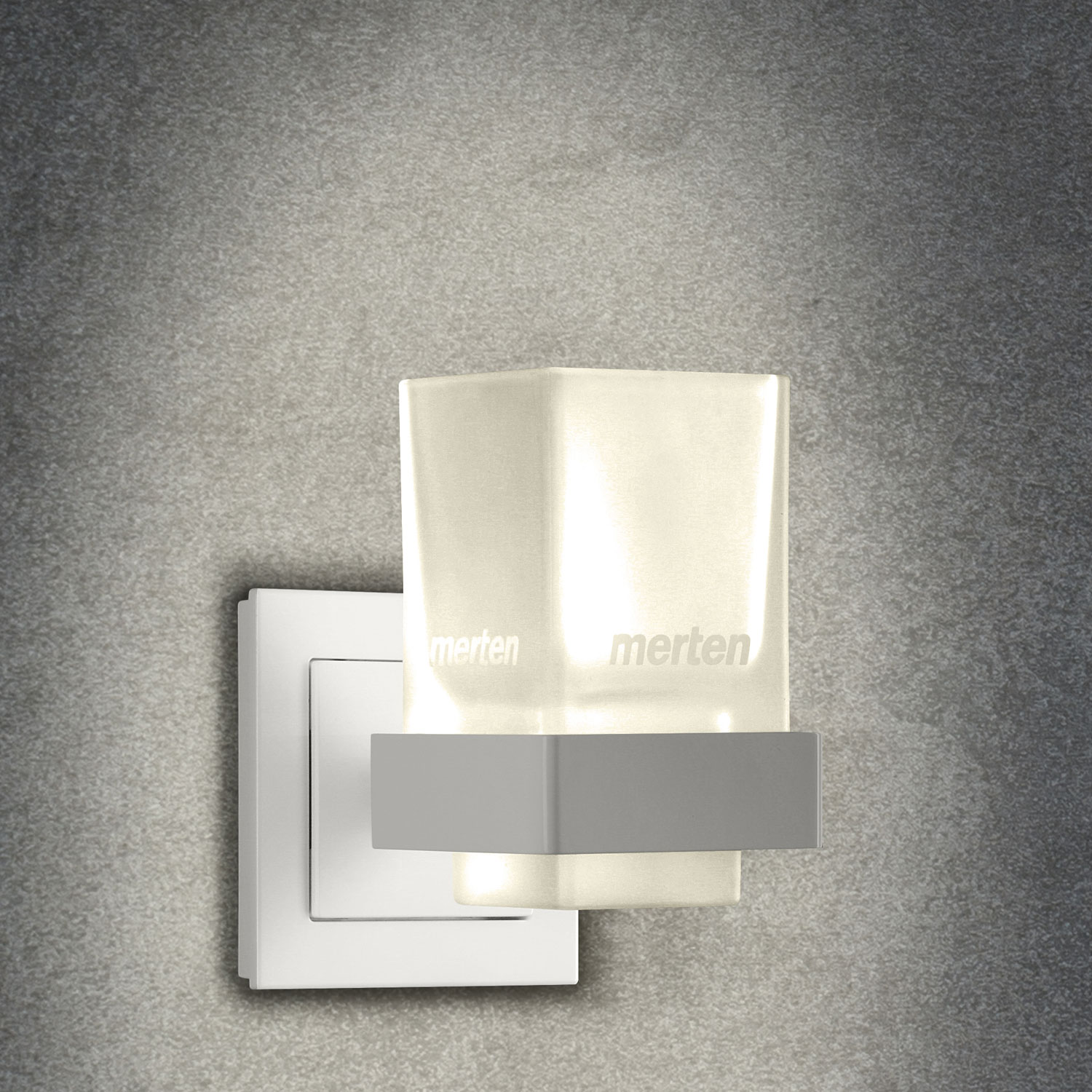 Wasserglas_weiss_Glas_an