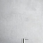 Lotionspender_Wandlampe_weiss_chrom_aus