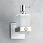 Lotionspender_weiss_chrom_Click_aus