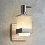 Lotionspender_weiss_chrom_an