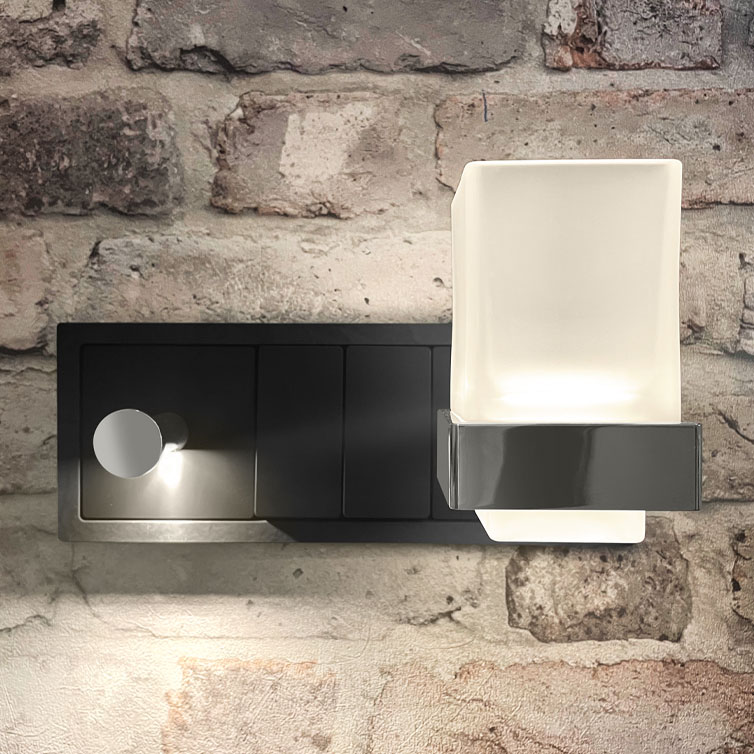 Licht_Stick_Wasserglas_frontal_Bad_an