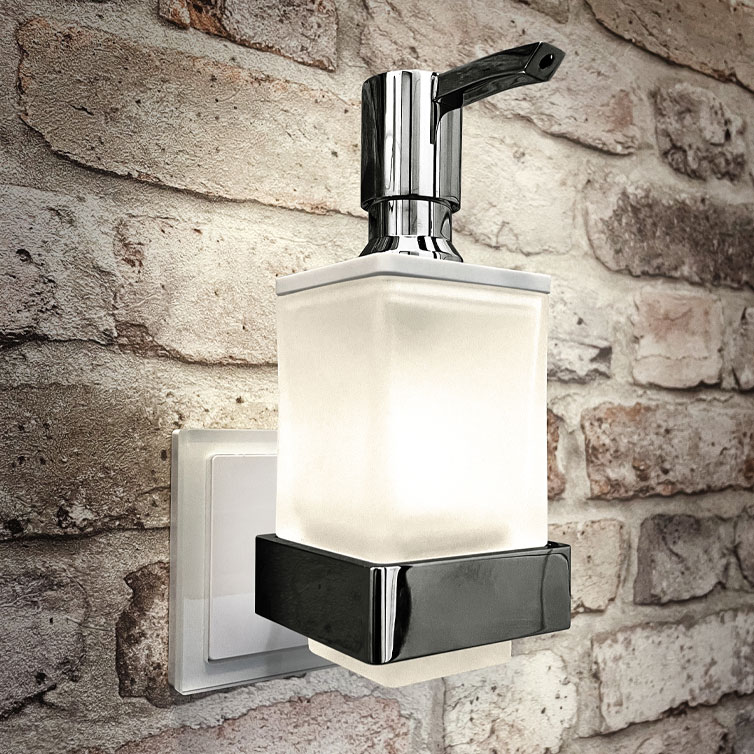 Lotionspender_weiss_an