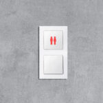 Symbollicht_WC_rot_frontal_2er_System_M_weiß