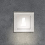 Treppenlicht_glas_weiß_frontal_System_M_Trapez_licht_an_Beton