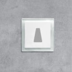Treppenlicht_weiß_glas_D_Life_trapez_frontal_licht_aus