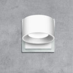 Wandleuchte_Akku_rund_weiß_glas_D_Life_frontal_licht_aus