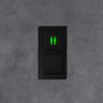 ocean_plastic_Licht_WC_frontal_2er_System_M_licht_an_grün